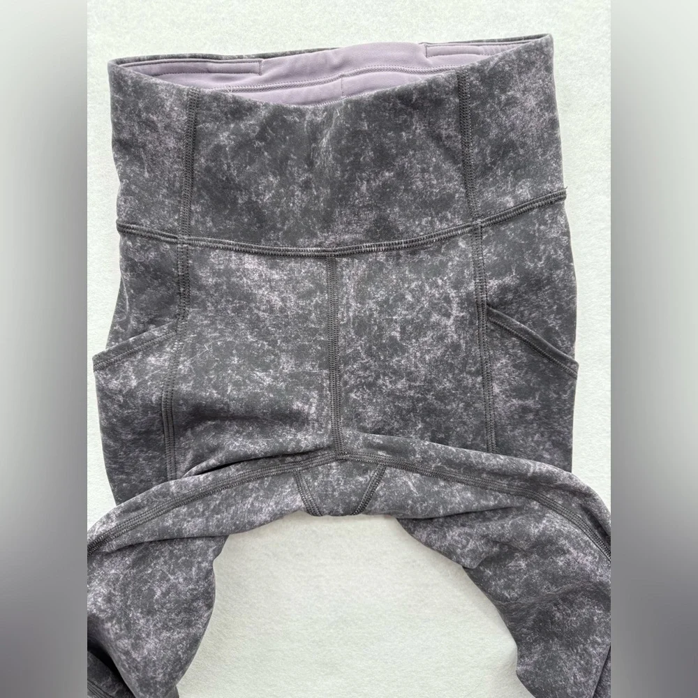 Lululemon Invigorate High-Rise Crop 23